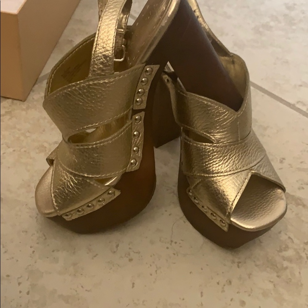 Sandals - Picture 3 of 3